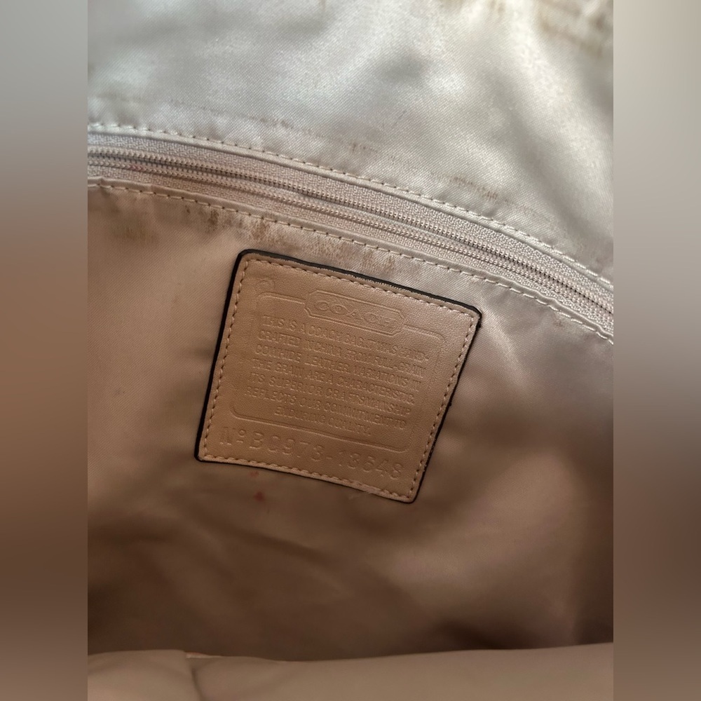 Coach Cream Shoulder Bag - Picture 6 of 12